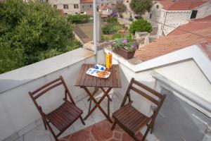 Balkón alebo terasa v ubytovaní Apartman studio Stari Grad 2
