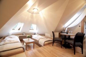 Giường trong phòng chung tại Villa Alina Medical SPA
