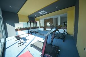 Fitness centrum a/nebo fitness zařízení v ubytování Flat with Sea View Shared Pool & Gym in Alanya