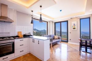 Kép Luxury Flat w Jacuzzi and Amazing Sea View in Kas szállásáról Kaşban a galériában