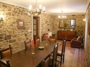 Gallery image of House - 6 Bedrooms with Pool - 0126 in A Estrada