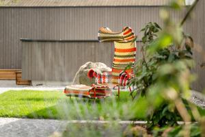Ogród w obiekcie NEUWIRT - Boutiquehotel & Wirtshaus