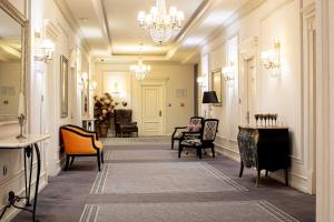 Posezení v ubytování Sapphire City Hotel
