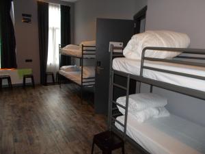 Двуетажно легло или двуетажни легла в стая в Urban City Centre Hostel