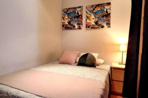 Postel nebo postele na pokoji v ubytování Estudio Lavapiés cerca de Antón Martín