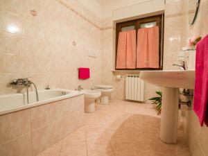 Ванная комната в Alla scoperta delle Marche