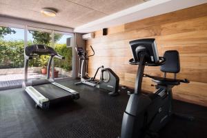 Fitness centrum a/nebo fitness zařízení v ubytování Costa Colonia - Riverside Boutique Hotel