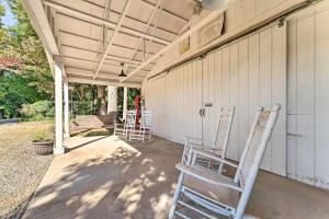 Galería fotográfica de Dobson Getaway with Private Pool and Game Room! en Dobson