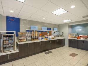 a store with a food counter in a store at Holiday Inn Express Gas City, an IHG Hotel in Gas City