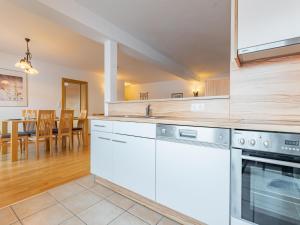 Kuchnia lub aneks kuchenny w obiekcie Vicky Apartment Large