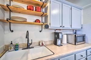 Afbeelding uit fotogalerij van Peaceful Prescott Studio with Mountain Views! in Prescott