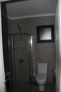 Ванная комната в Okman Homes