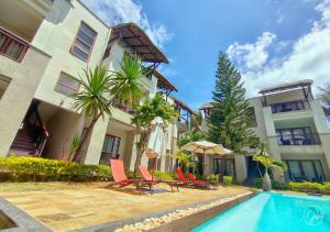 Piscina di Grand Bay Suites o nelle vicinanze