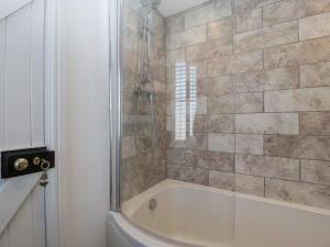 Koupelna v ubytování Pound Cottage + 26 fotografií