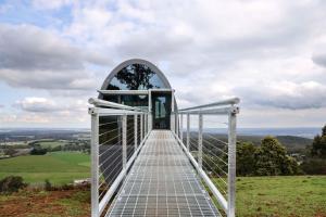 BuninyongWorld's Only Skybarrel on edge of Extinct Volcano的相册照片