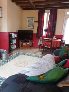 Fotografie z fotogalerie ubytování Saint Cyr du Bailleul - Maison v destinaci Saint-Cyr-du-Bailleul