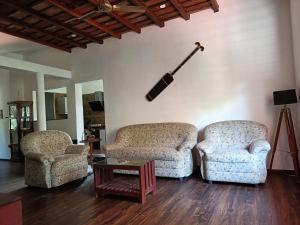 Posezení v ubytování Anandam Stays - Premium 3BHK plush homestay, Vaikom near Kumarakom