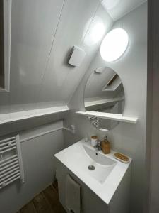 Kúpeľňa v ubytovaní LIKEHOME - Appartement cosy et calme proche Paris