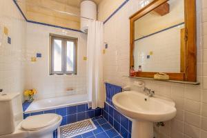 Koupelna v ubytování Razzett ta' Leli Holiday Home