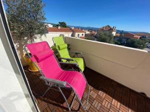 Μπαλκόνι ή βεράντα στο Charmante chambre avec vue mer - parking privée