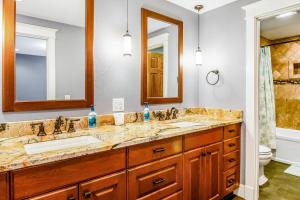 ห้องน้ำของ Whatcom By The Water