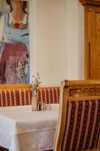 Istumisnurk majutusasutuses Berghotel Alpenklang