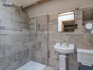 Koupelna v ubytování Pen Bont Home Farm + 33 fotografií