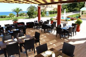 Foto da galeria de Ionian Sea View Hotel - Corfu em Kavos