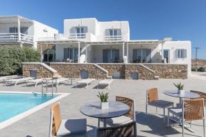 A piscina localizada em Sea Wind Villas and Suites ou nos arredores