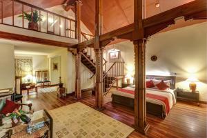 Voodi või voodid majutusasutuse Gokarna Forest Resort Kathmandu toas