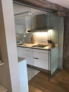Kuchyňa alebo kuchynka v ubytovaní KAI GANE Excepcional apartamento puerto viejo de Bermeo
