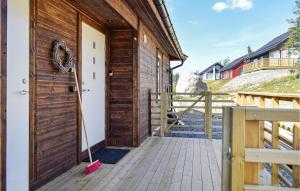 Μπαλκόνι ή βεράντα στο 4 Bedroom Cozy Home In Sjusjøen