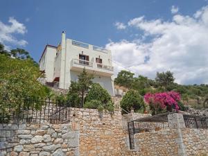 Tòa nhà nơi căn hộ tọa lạc