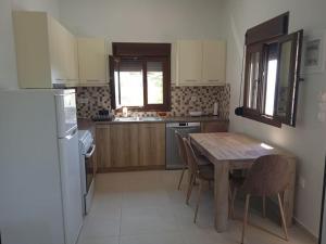 Nhà bếp/bếp nhỏ tại Kamares View (Απέραντο Γαλάζιο) +29 ảnh