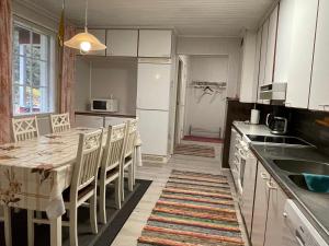 Η κουζίνα ή μικρή κουζίνα στο Villa Red House