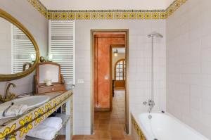 Łazienka w obiekcie YourHouse Sa Cova