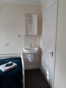 Koupelna v ubytování Local Lodges Bedford & Milton Keynes