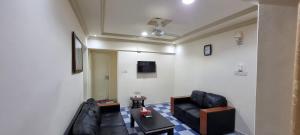 TV a/nebo společenská místnost v ubytování ALMajd Hotel + 7 fotografií