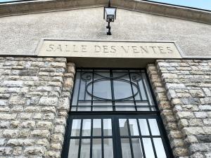 Fotografia z galérie ubytovania l'Hôtel des Ventes Reims Chativesle v destinácii Reims