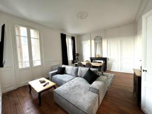 Fotografia z galérie ubytovania l'Hôtel des Ventes Reims Chativesle v destinácii Reims