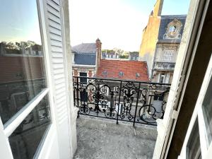 Fotografia z galérie ubytovania l'Hôtel des Ventes Reims Chativesle v destinácii Reims