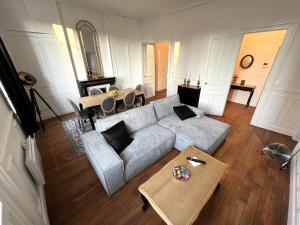 Fotografia z galérie ubytovania l'Hôtel des Ventes Reims Chativesle v destinácii Reims