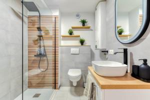 Kúpeľňa v ubytovaní Narbnb - EDEN SUITE - Jacuzzi - Parking - Clim