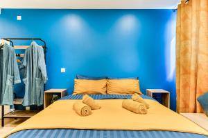 Postel nebo postele na pokoji v ubytování Narbnb - EDEN SUITE - Jacuzzi - Parking - Clim