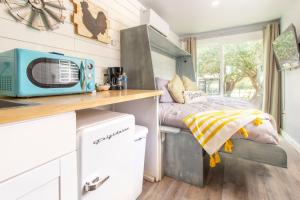 Η κουζίνα ή μικρή κουζίνα στο The Container Retreat at 290 Wine Trail #2 Adventure awaits! +27 φωτογραφίες