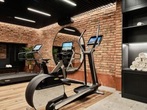 Posilňovňa alebo fitness centrum v ubytovaní Hotel Altus Palace - Destigo Hotels