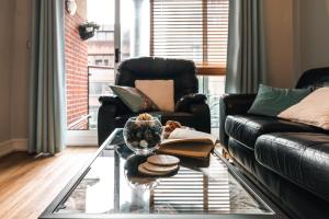 Gallery image of Spacious 2-Bed, 2-Bath Flat - Central Southampton Location! in Southampton +16 photos