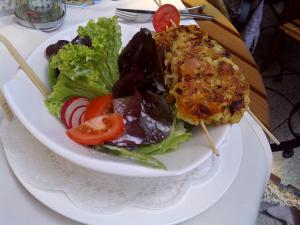 Eten bij of ergens in de buurt van het hotel

