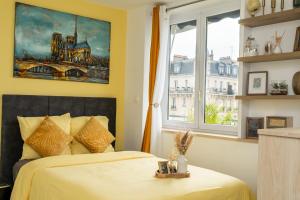 Posteľ alebo postele v izbe v ubytovaní Paris Homestay of Happyness