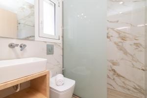 Kúpeľňa v ubytovaní Spartakos Luxury Villa 6 + 9 fotografií
